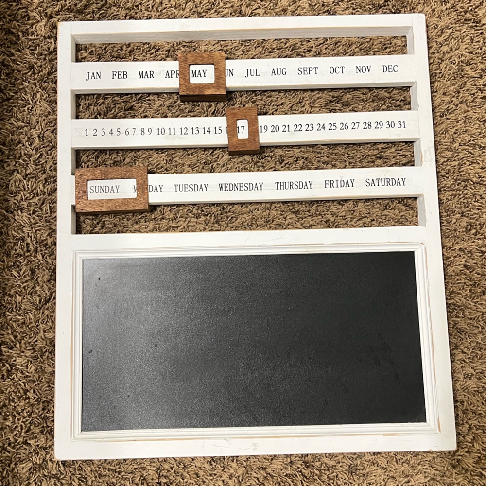 Wall calendar with Chalk board